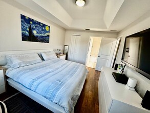 6980 NW 177th St in Hialeah, FL - Building Photo - Building Photo