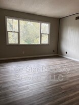 205 W Allen St in Springfield, IL - Building Photo