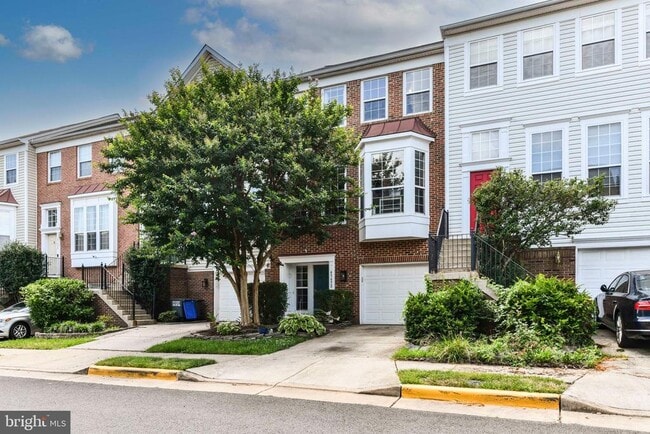 property at 45692 Waterloo Station Square