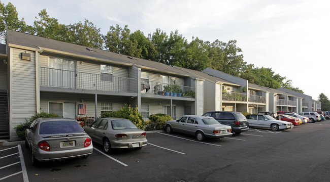 Cross Creek Apartments in Sevierville, TN - Foto de edificio - Building Photo