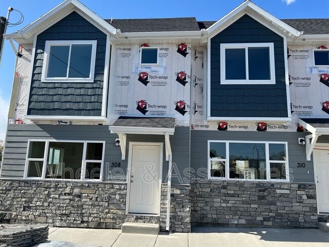 property at 310 38th St