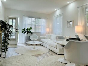 717 Española Wy in Miami Beach, FL - Building Photo - Building Photo