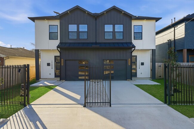 7908 Brandon St in Houston, TX - Building Photo - Building Photo