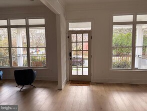 153 Quincy St in Chevy Chase, MD - Foto de edificio - Building Photo