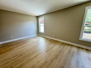 305 Breakwater Ln in Seneca, SC - Building Photo - Building Photo