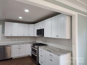 5206 Dunrobin Ln in Charlotte, NC - Building Photo - Building Photo