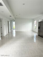 4528-4530 20th St SW in Lehigh Acres, FL - Foto de edificio - Building Photo