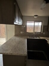 600 Lansing Dr-Unit -#16 in Bakersfield, CA - Building Photo - Building Photo