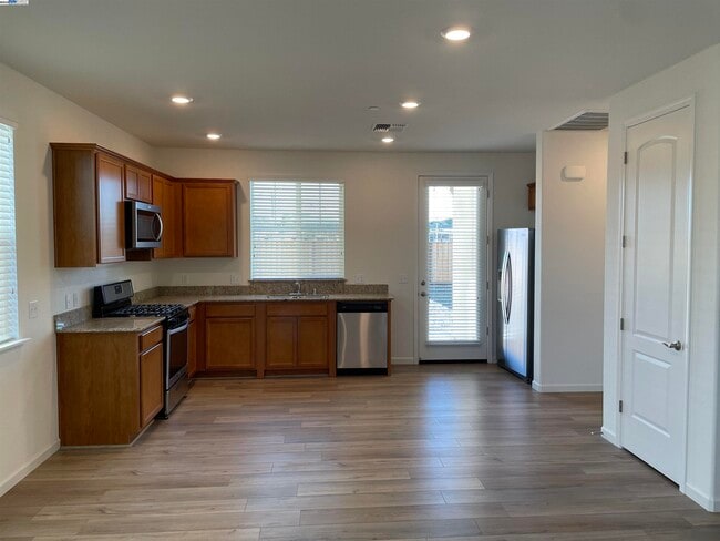 1820 Monroe Ct in Hollister, CA - Building Photo - Building Photo