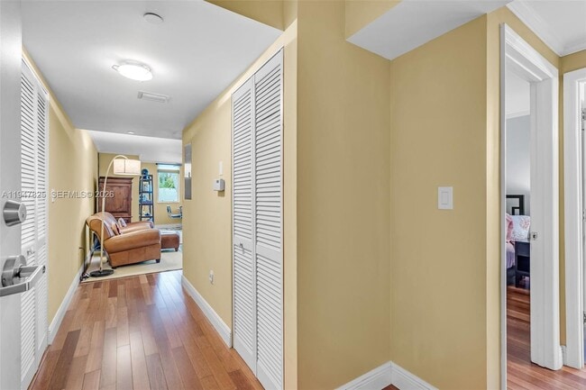 1532 Drexel Ave in Miami Beach, FL - Building Photo - Building Photo