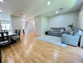 42 Evergreen Cir in Canton, MA - Building Photo - Building Photo