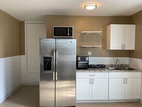 3715 7th St W, Unit 2 in Lehigh Acres, FL - Foto de edificio - Building Photo