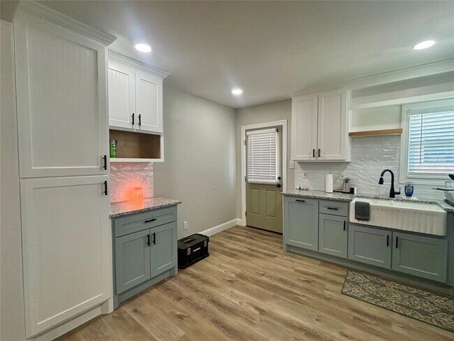 7402 Japonica St in Houston, TX - Building Photo - Building Photo