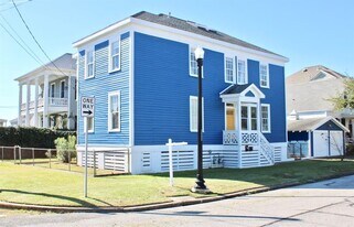 1101 Church St, Unit 2 in Galveston, TX - Building Photo