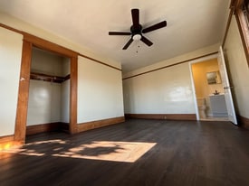 526 W 49th St in Los Angeles, CA - Building Photo