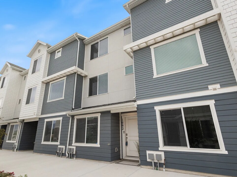 1092 E Vessel Ct in Saratoga Springs, UT - Building Photo
