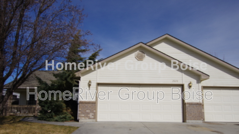 2020 W Pebblestone St in Meridian, ID - Building Photo