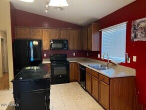18410 W Lundberg St in Surprise, AZ - Building Photo - Building Photo