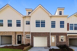 72 Riley Cir in Dawsonville, GA - Building Photo