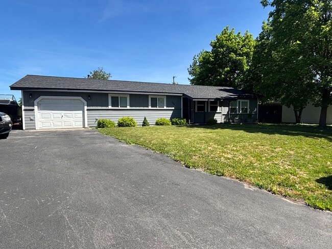 property at 285 W Vicki Ave