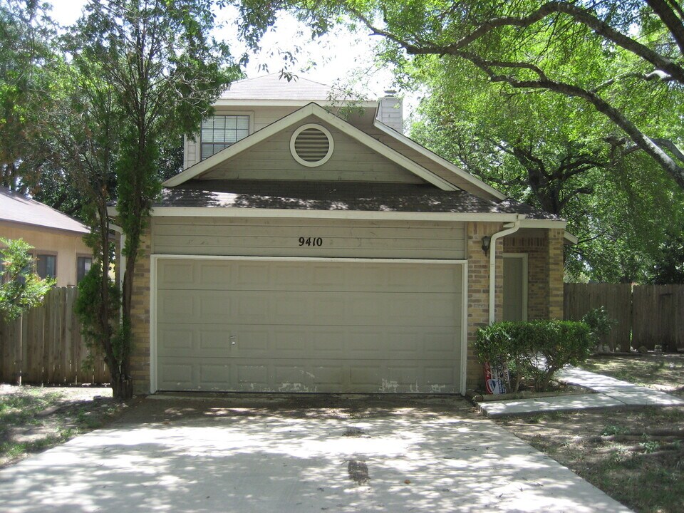 9410 Bouleau in San Antonio, TX - Building Photo