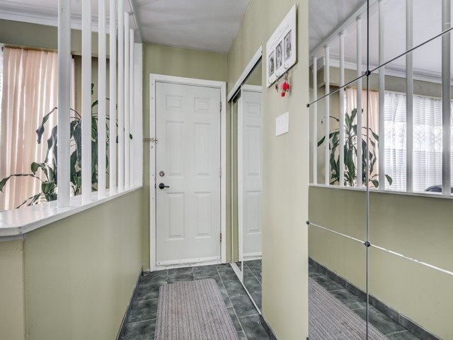 2 Stratton Ave in Toronto, ON - Building Photo