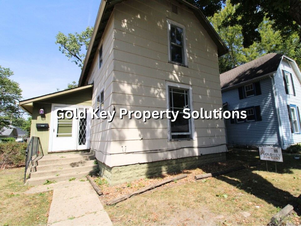 412 Hst W 10th St in Anderson, IN - Building Photo