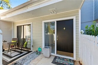 2685 Meadowlawn Dr in Marietta, GA - Building Photo - Building Photo