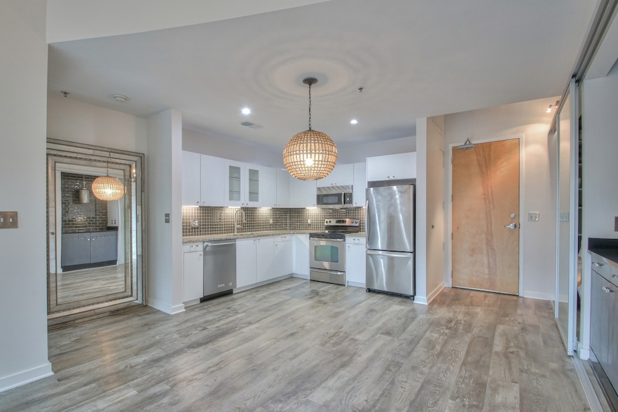 600 12th Ave S, Unit 438 in Nashville, TN - Building Photo