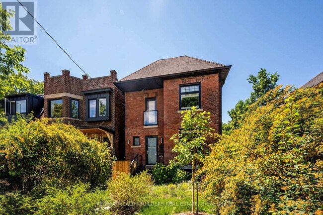 172 Indian Rd Crescent in Toronto, ON - Building Photo - Building Photo