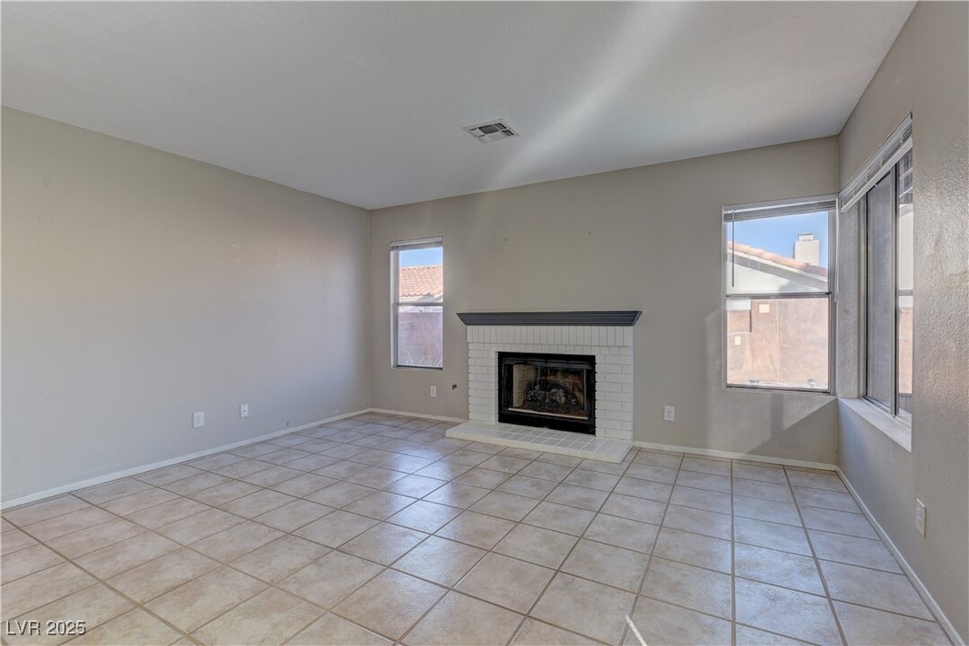 356 Amalfi St in Henderson, NV - Building Photo