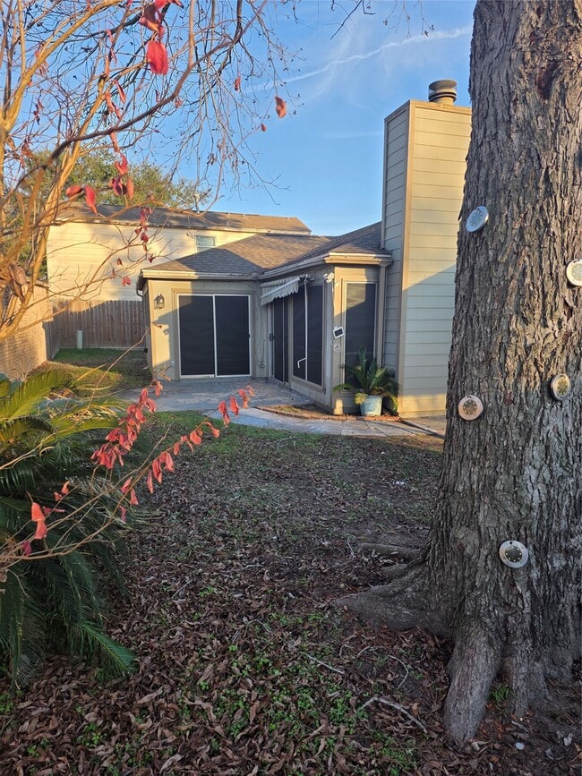 12406 Sungate Ln in Houston, TX - Foto de edificio - Building Photo