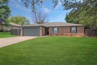 7008 Hanging Cliff Pl in North Richland Hills, TX - Building Photo - Building Photo