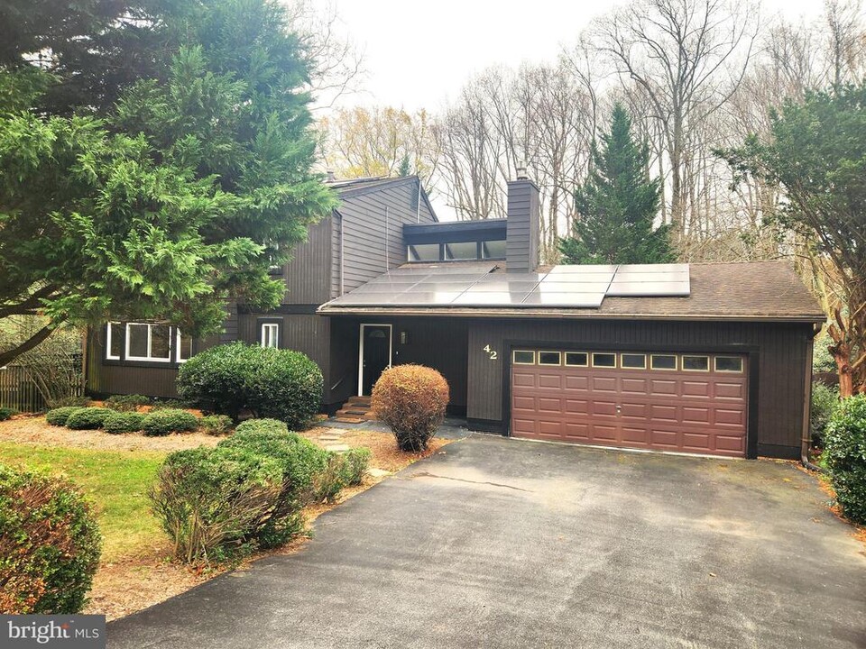 42 Stonegate Dr in Silver Spring, MD - Building Photo