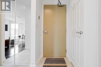 18 Holmes Ave in Toronto, ON - Building Photo - Building Photo