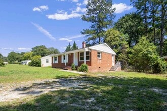 1437 Thelbert Dr in Fayetteville, NC - Building Photo - Building Photo