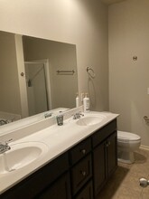 2610 N Brush Creek Dr in Fayetteville, AR - Building Photo - Building Photo