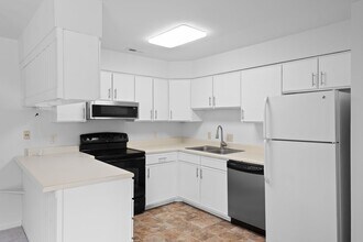 270 Summerwalk Cir in Chapel Hill, NC - Building Photo - Building Photo