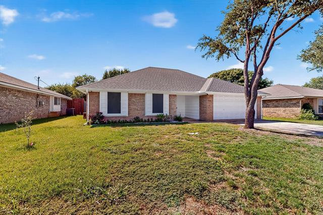 1918 Sharon Dr in Corinth, TX - Building Photo