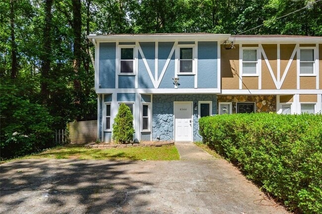 property at 4544 Coopers Creek Pl SE
