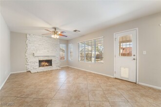 723 Arrowhead Trail in Henderson, NV - Foto de edificio - Building Photo