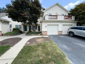 162 Lindfield Cir in Macungie, PA - Building Photo