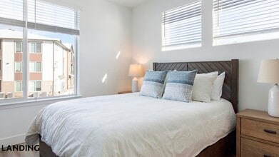 10670 Jake Jabs Blvd, Unit 1211 in Longmont, CO - Foto de edificio - Building Photo