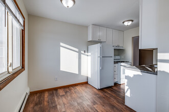 1907-1917 Colfax Ave S. in Minneapolis, MN - Building Photo - Interior Photo