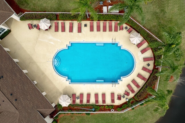 Bella Vista Apartments in Port St. Lucie, FL - Foto de edificio - Building Photo