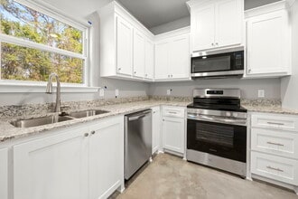 18627 Greenwell Springs Rd in Central, LA - Building Photo - Building Photo