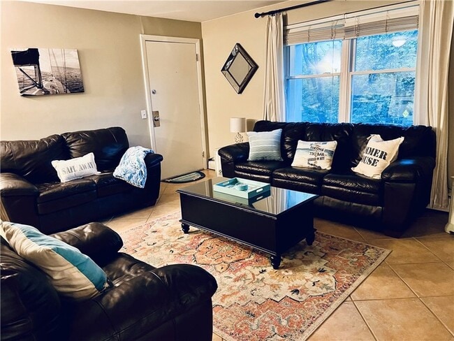 70 Carroll Ave in Newport, RI - Building Photo - Building Photo