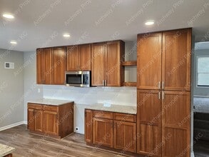 13016 W 76th Terrace in Shawnee, KS - Building Photo - Building Photo