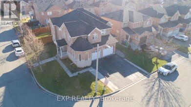 25 Prince Crescent in Brampton, ON - Building Photo - Building Photo