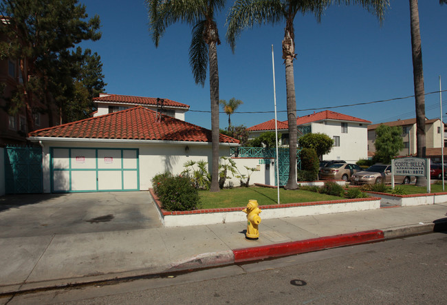 Lemoli Apartments in Hawthorne, CA - Building Photo - Building Photo